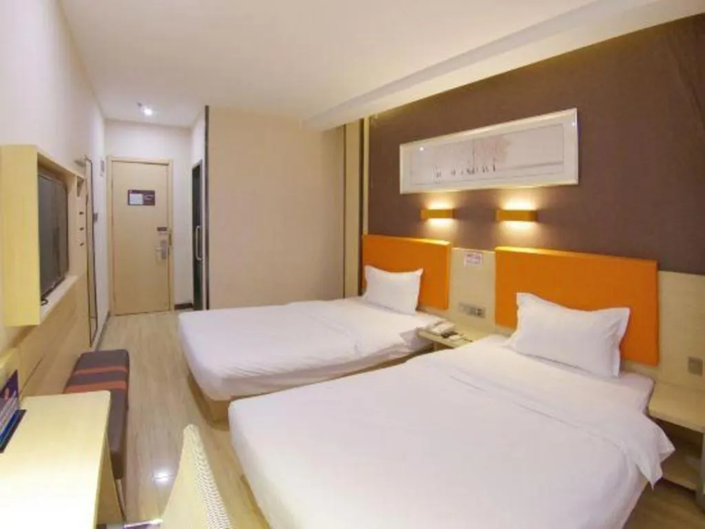 Bed in 7Days Premium Beijing Xidan Lingjing Hutong Metro Station Branch