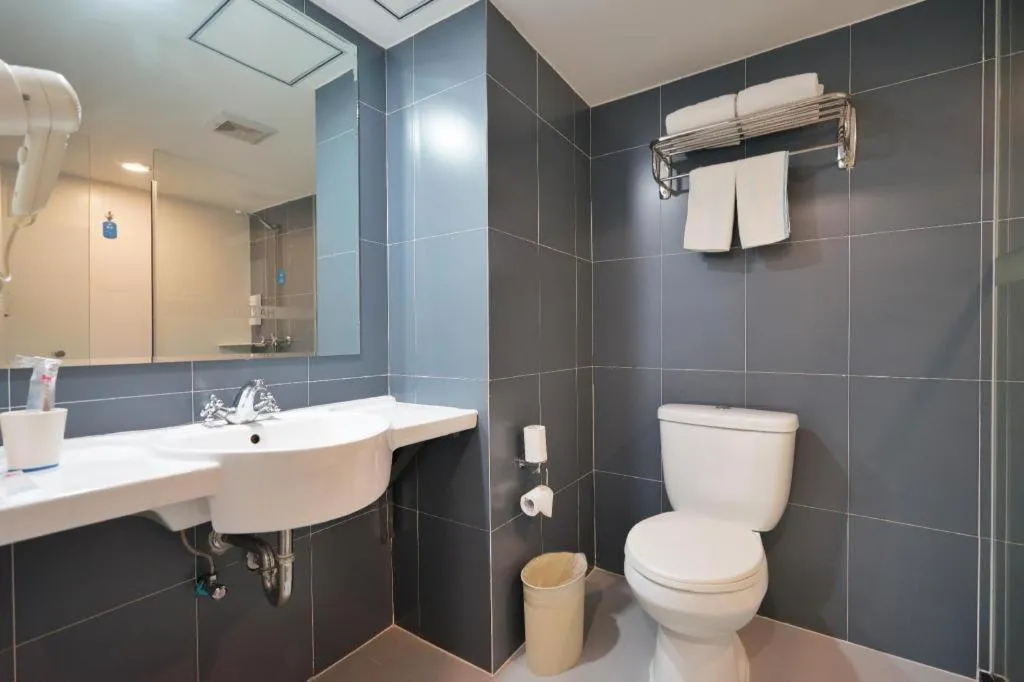 Hanting Hotel Harbin Railway Station Square