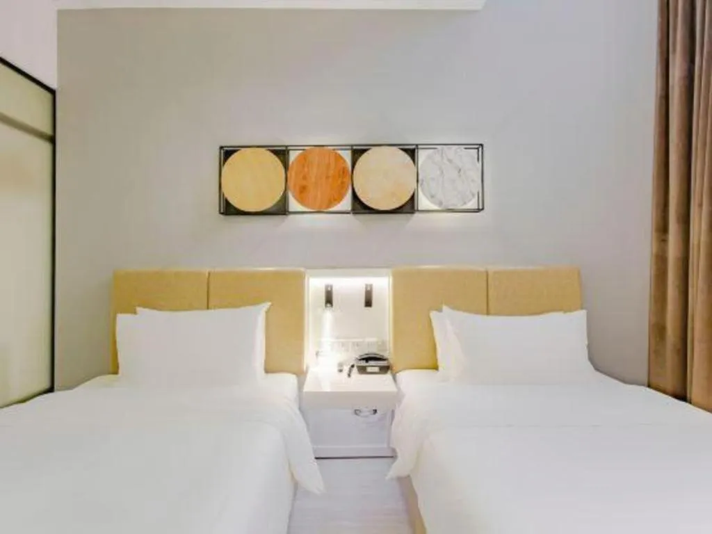 Bed in Ibis Styles Chengdu Chunxi Taikoo Li Hotel