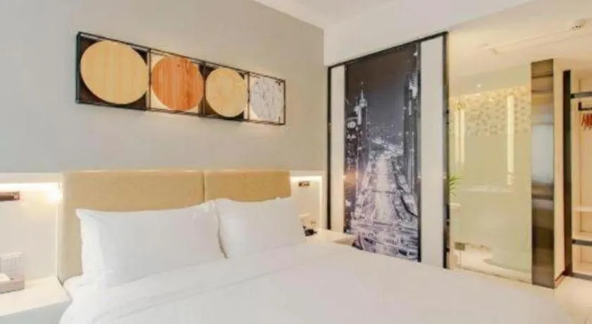 Bed in Ibis Styles Chengdu Chunxi Taikoo Li Hotel