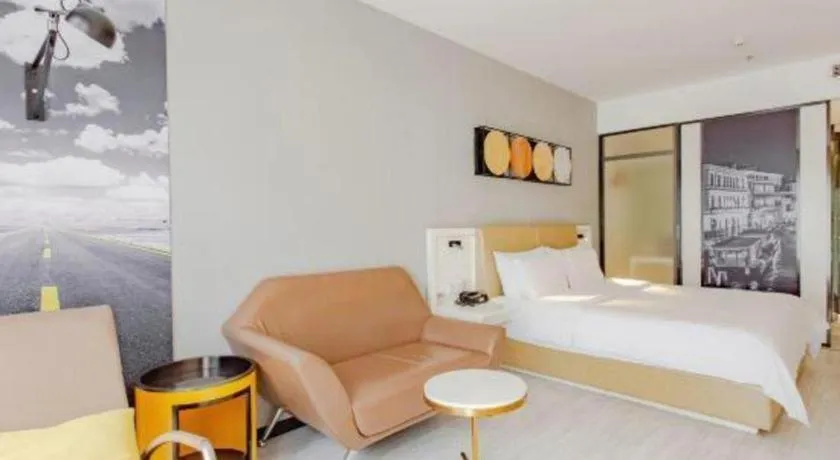 Bed in Ibis Styles Chengdu Chunxi Taikoo Li Hotel