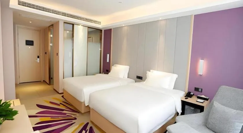 Bed in Lavande Hotel Bejing West Station South Square Lize Commercial Zone