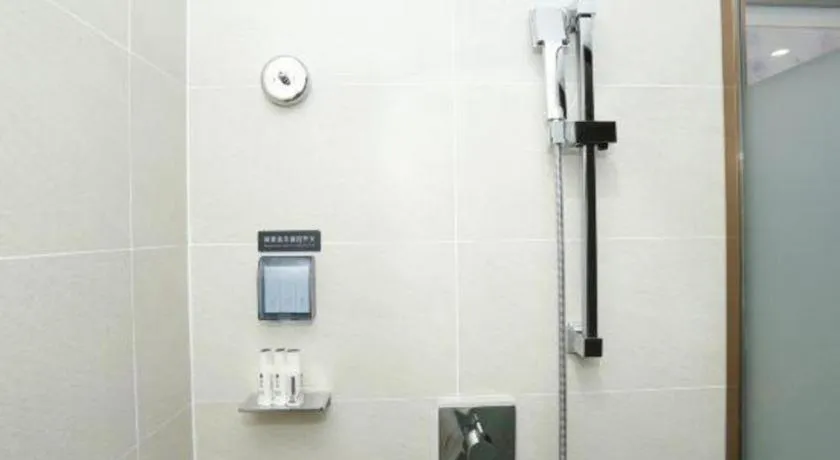 Lavande Hotel Bejing West Station South Square Lize Commercial Zone