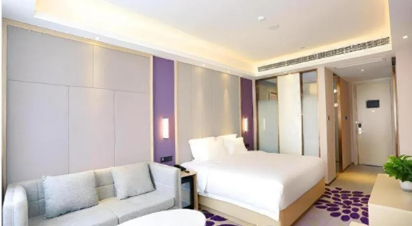 Bed in Lavande Hotel Bejing West Station South Square Lize Commercial Zone