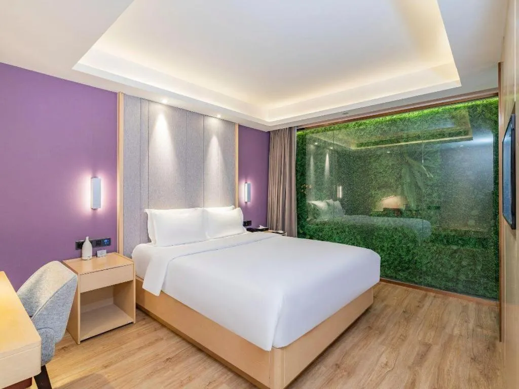 Bed in Lavande Hotel Bejing West Station South Square Lize Commercial Zone