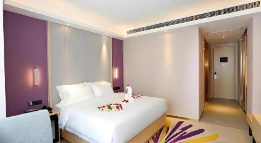 Bed in Lavande Hotel Bejing West Station South Square Lize Commercial Zone
