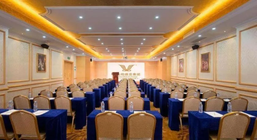 Vienna Hotel Guangdong Qingyuan Wanda Plaza Xincheng Beijiang