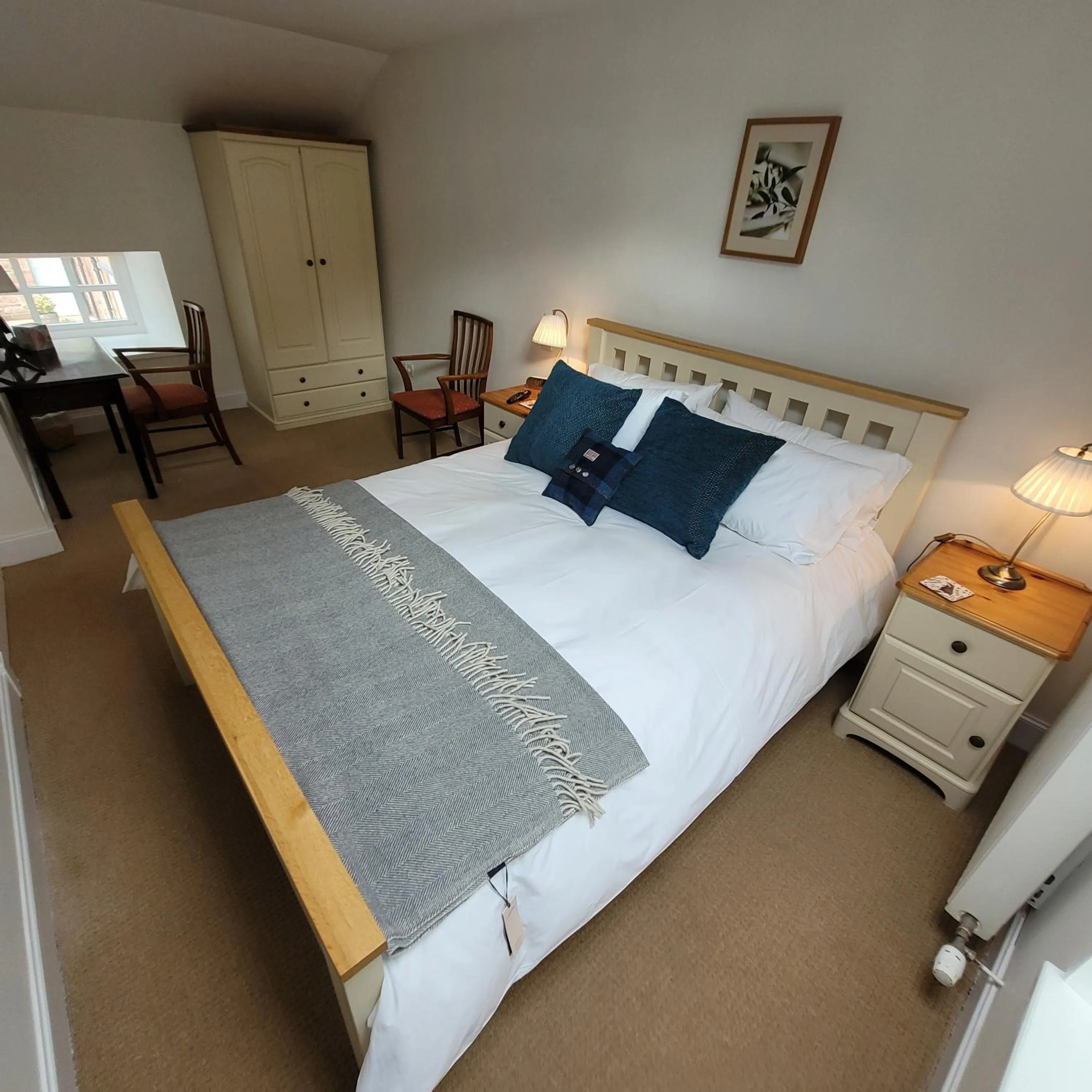 Bed in Loch Lomond Finnich Cottages