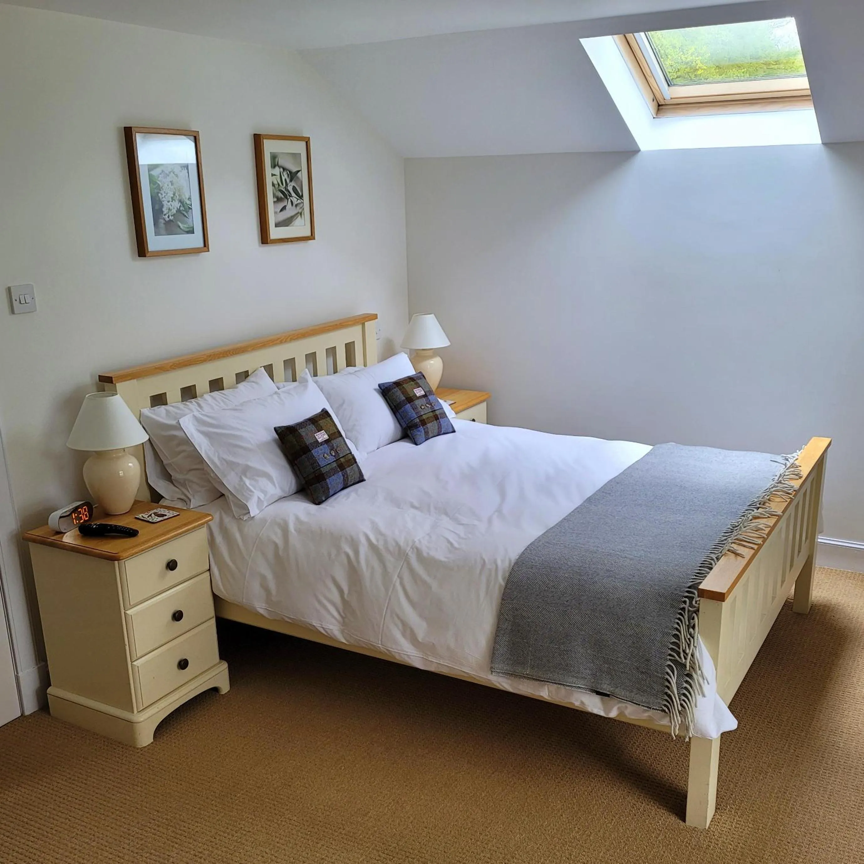 Bed in Loch Lomond Finnich Cottages
