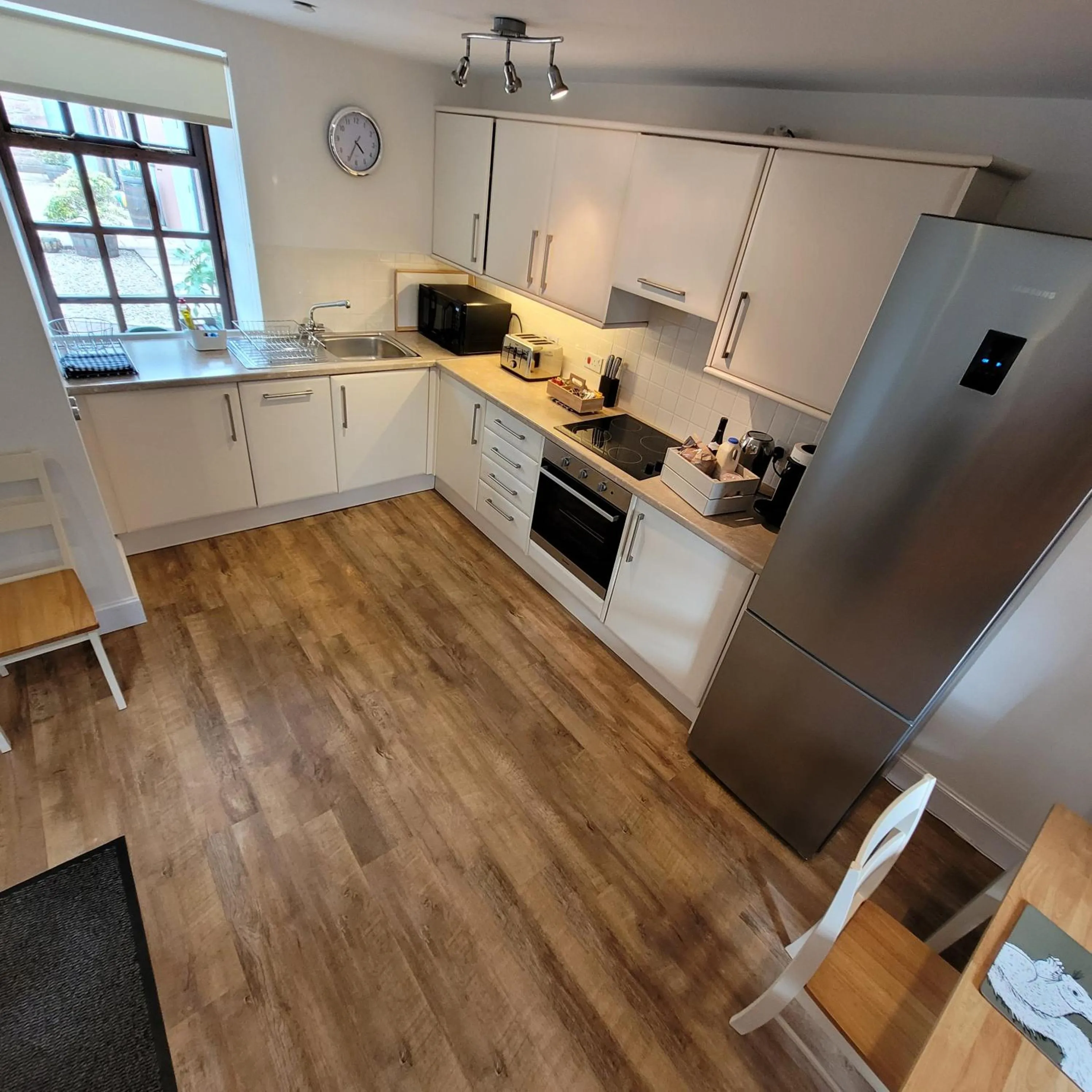 Kitchen or kitchenette in Loch Lomond Finnich Cottages