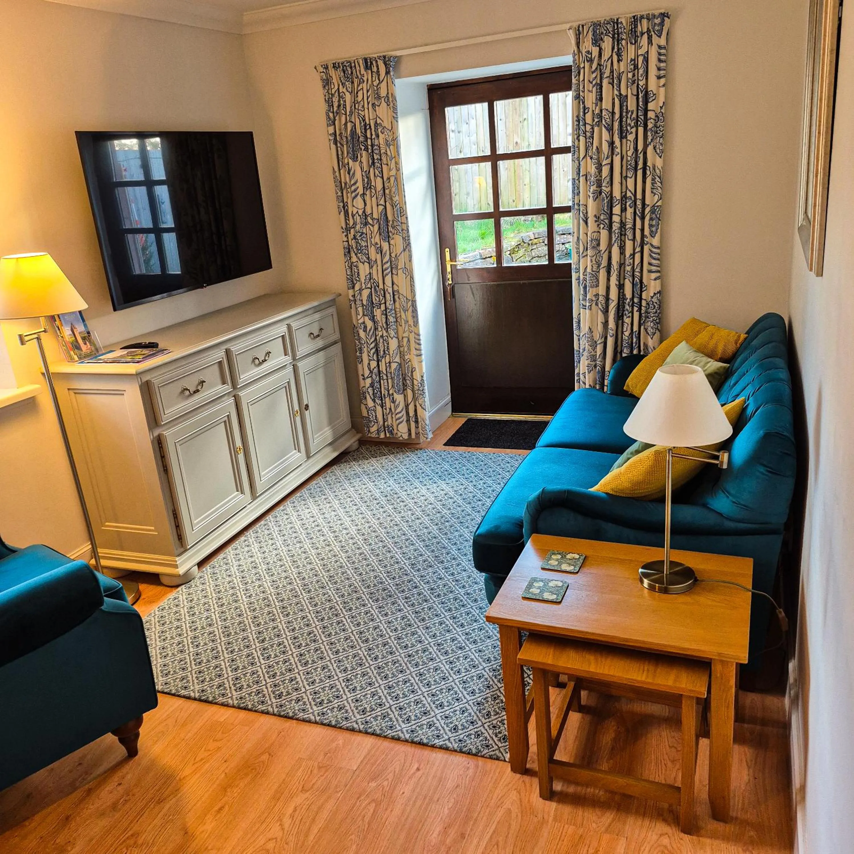 Living room in Loch Lomond Finnich Cottages