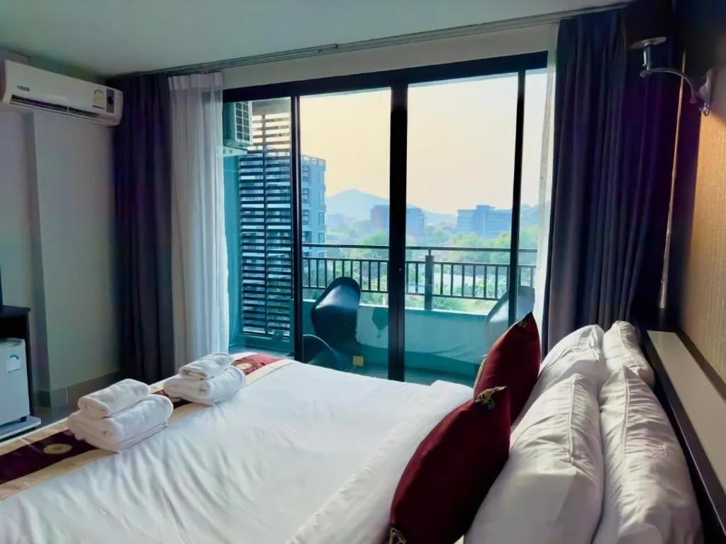 Bed in Baan Bangsare Resotel Chonburi