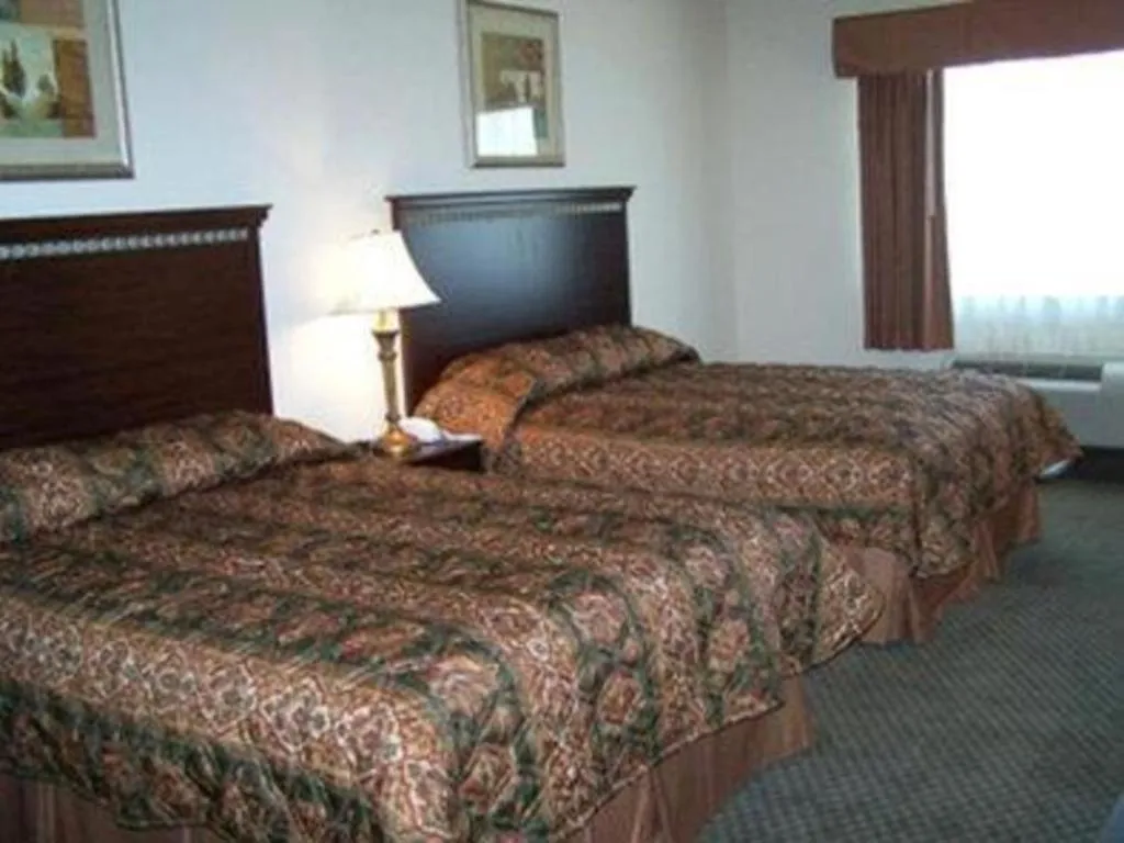 Bed in Best Western La Grange Inn & Suites