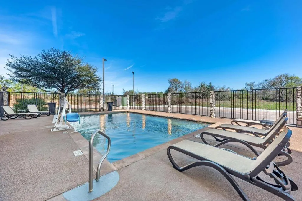 Best Western La Grange Inn & Suites