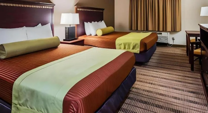 Bed in Best Western La Grange Inn & Suites