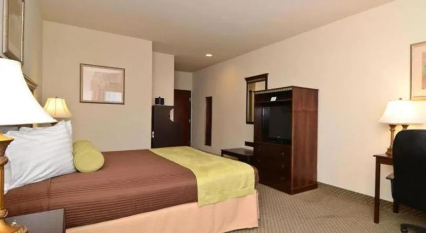 Bed in Best Western La Grange Inn & Suites