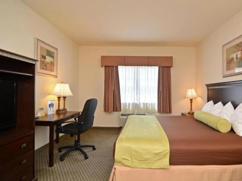 Bed in Best Western La Grange Inn & Suites