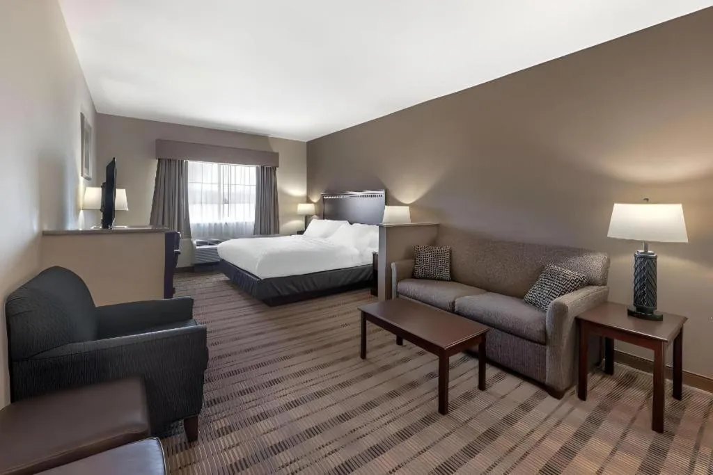 Bed in Best Western La Grange Inn & Suites