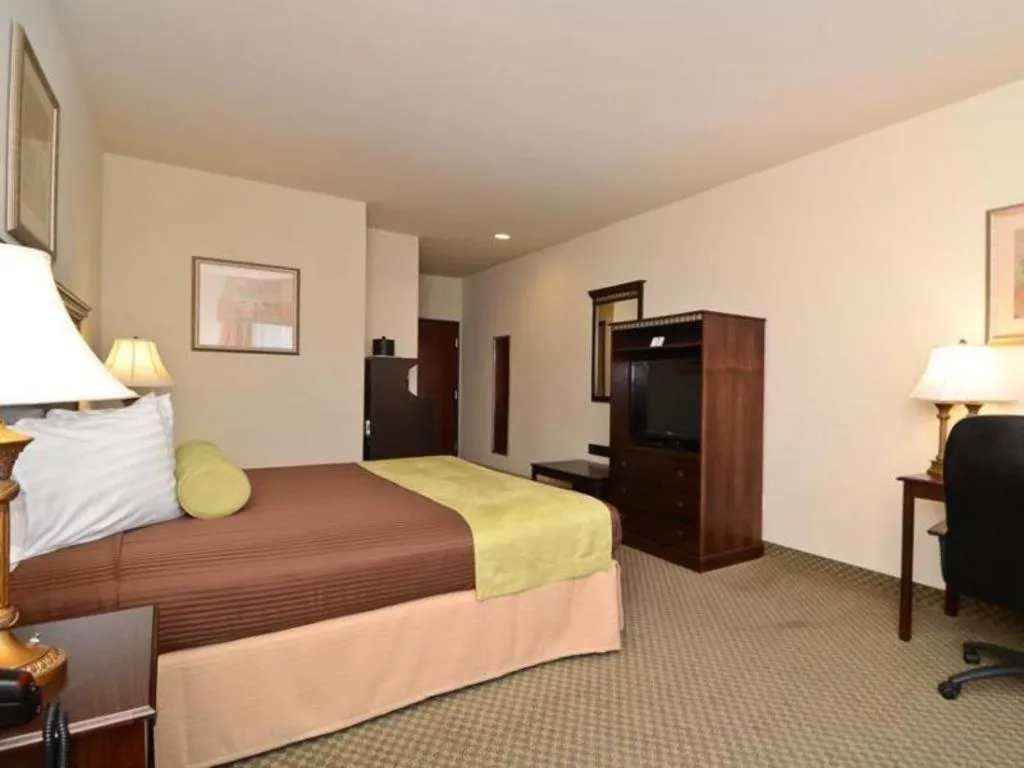 Bed in Best Western La Grange Inn & Suites