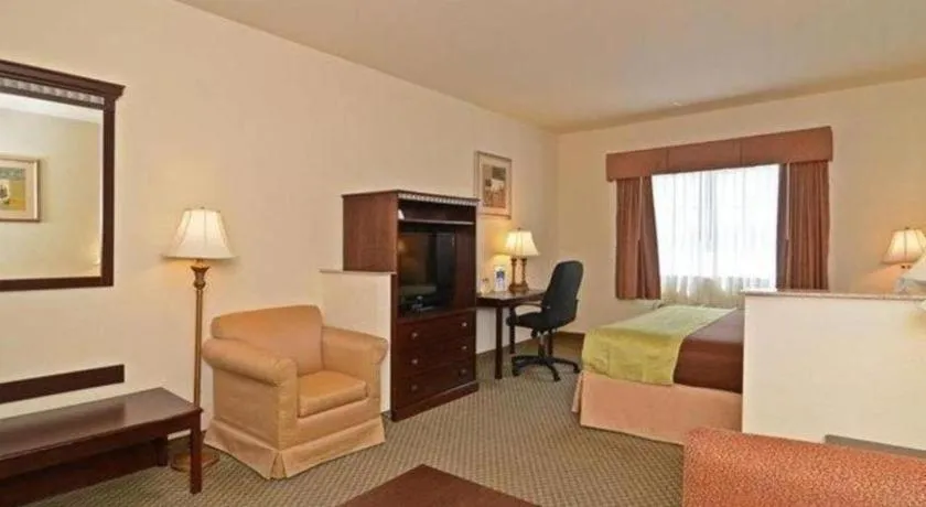 Bed in Best Western La Grange Inn & Suites