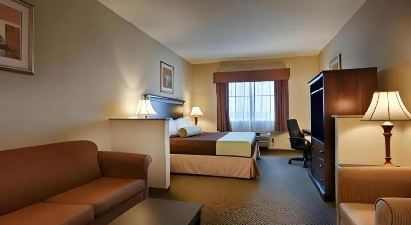 Bed in Best Western La Grange Inn & Suites