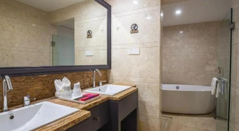 Ramada Encore by Wyndham Qionghai Downtown