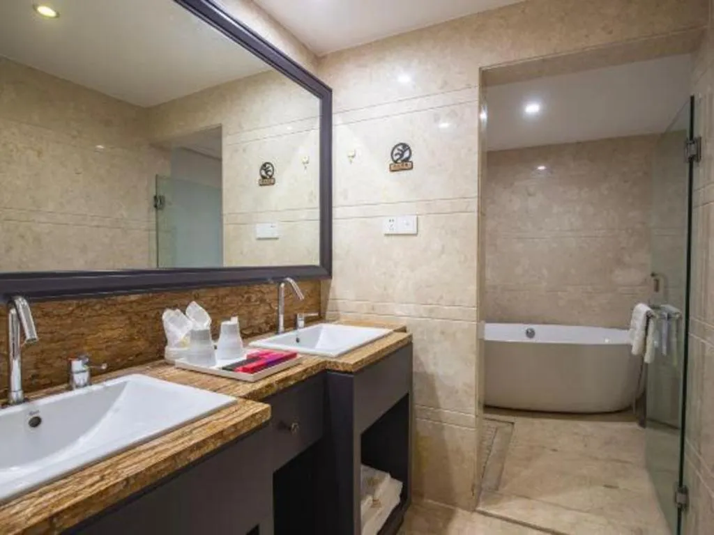 Ramada Encore by Wyndham Qionghai Downtown