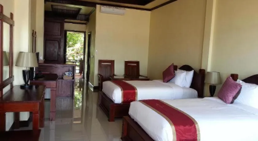 Bed in Pon Arena Hotel
