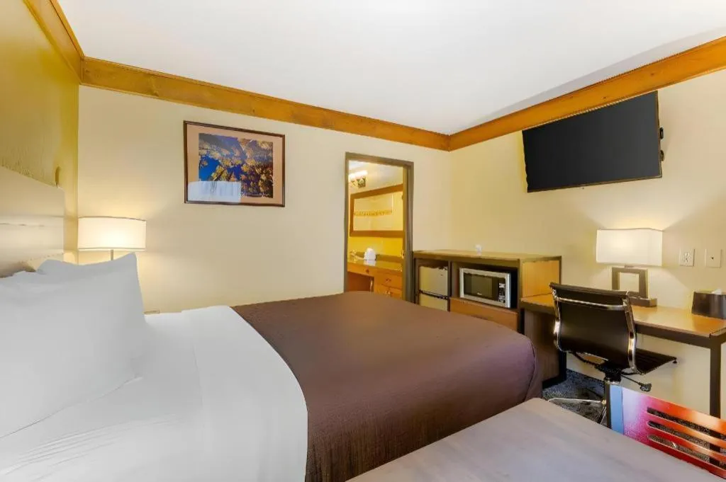 Bed in Best Western Rivers Edge