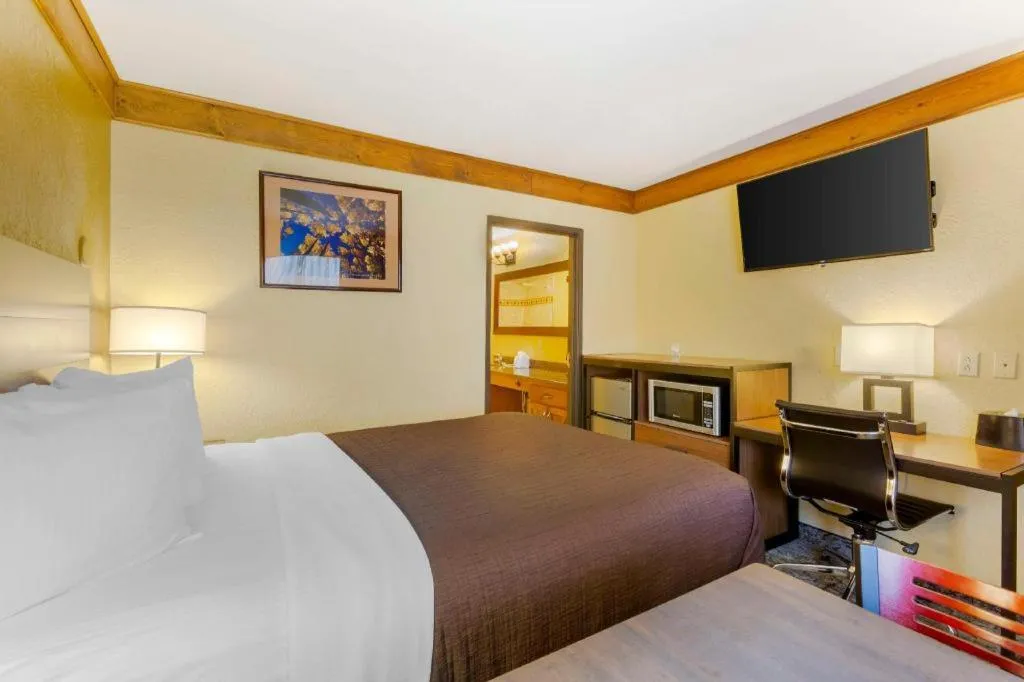 Bed in Best Western Rivers Edge