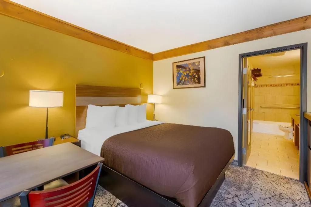 Bed in Best Western Rivers Edge