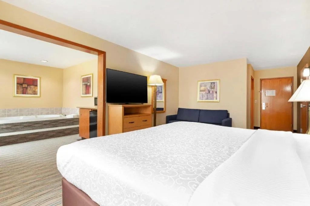 Bed in Best Western Locust Grove Inn & Suites