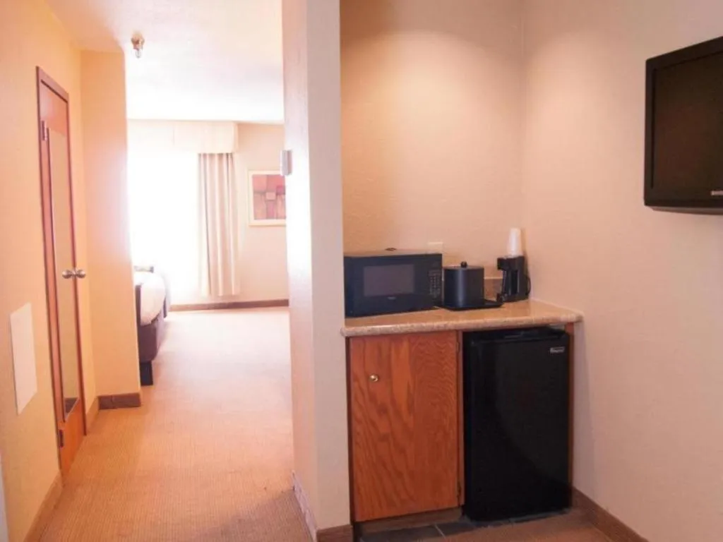 Best Western Locust Grove Inn & Suites