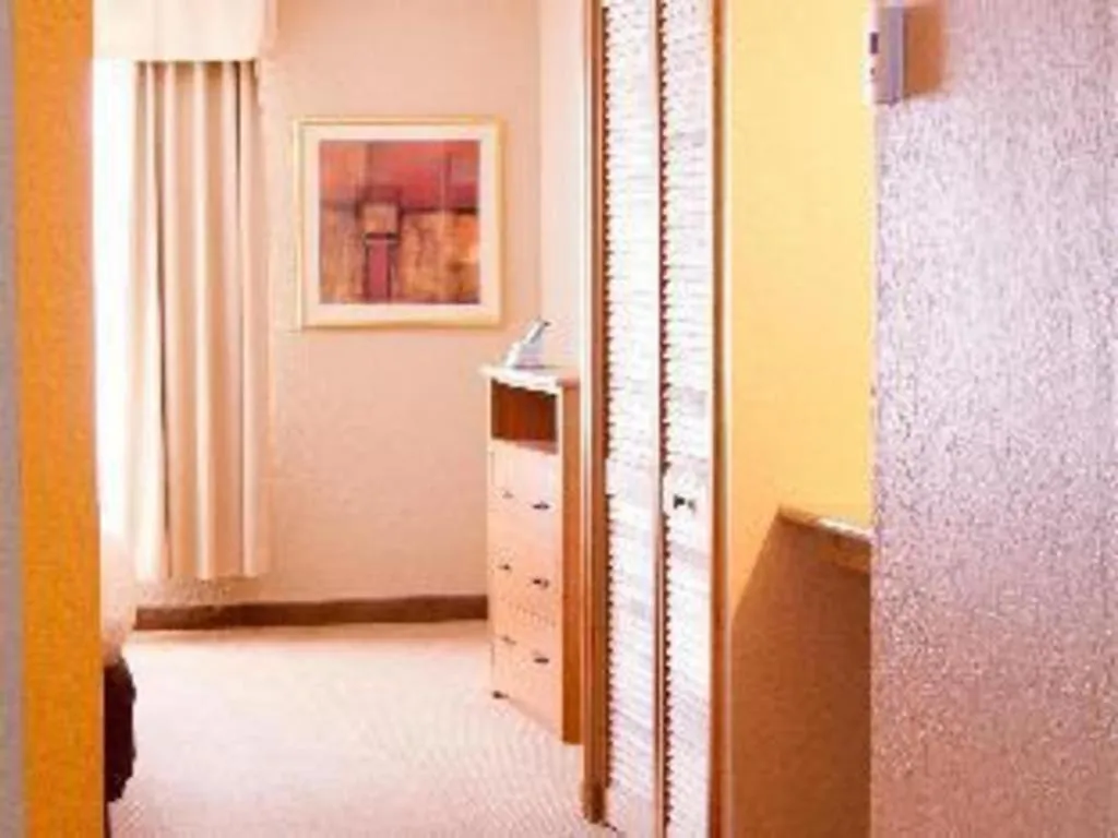 Bed in Best Western Locust Grove Inn & Suites