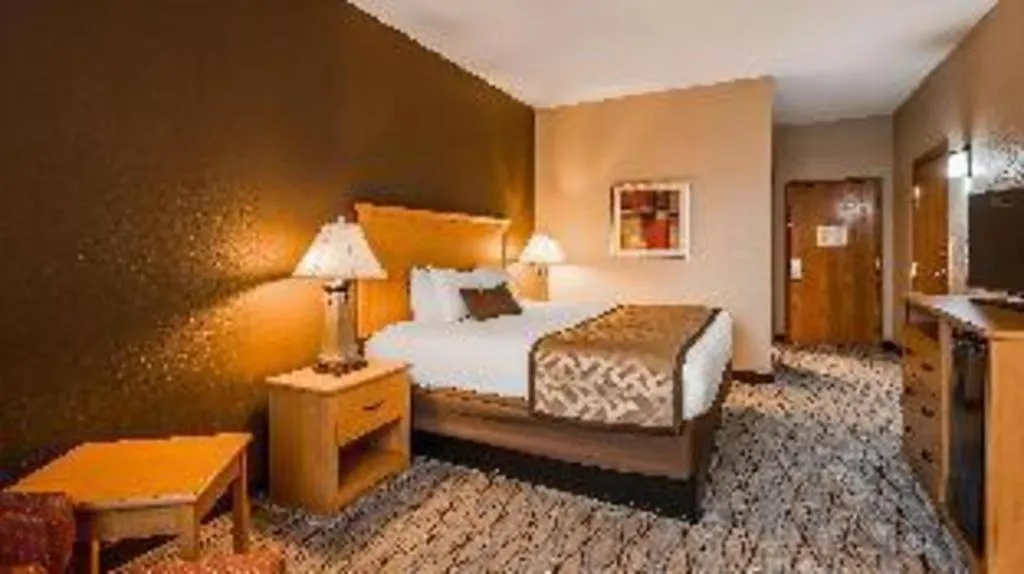 Bed in Best Western Locust Grove Inn & Suites