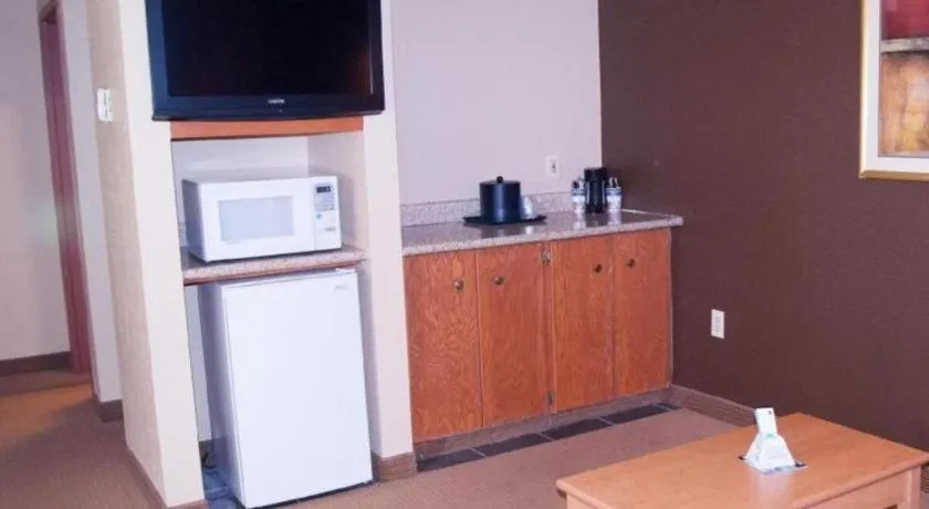 Best Western Locust Grove Inn & Suites