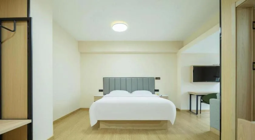 Bed in GreenTree Inn Weihai Liugongdao Wharf Qingdao North Road Express Hotel