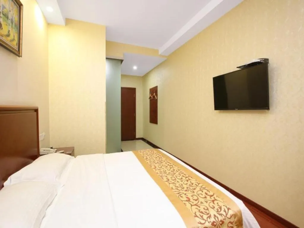 Bed in GreenTree Inn JiangSu NanJing South Railway Station South Square Express Hotel
