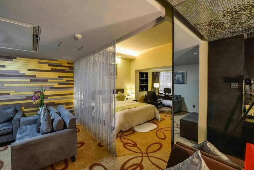 Bed in Changsha Jasmine International Hotel