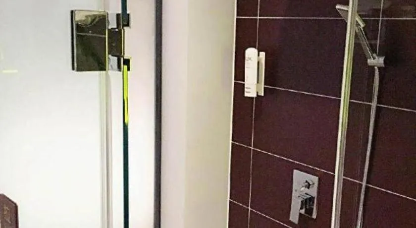 IU Hotel Tianjin Tianta Scenic Spot Wujiayao Metro Station