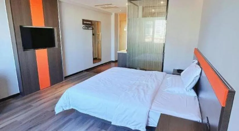 Bed in IU Hotel Tianjin Tianta Scenic Spot Wujiayao Metro Station