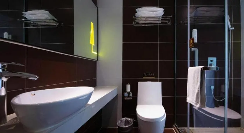 IU Hotel Tianjin Tianta Scenic Spot Wujiayao Metro Station