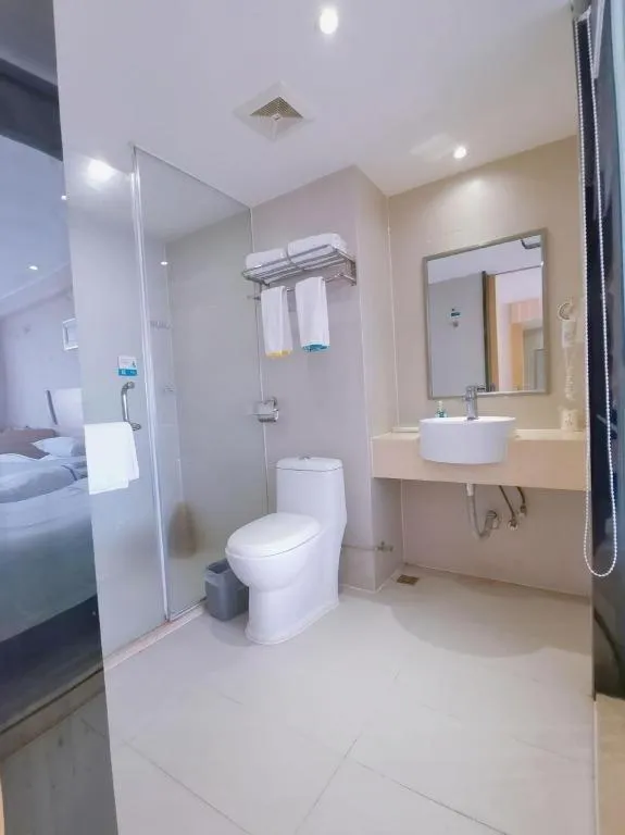 Bed in City Comfort Inn Guangzhou Jiaokou Metro Station