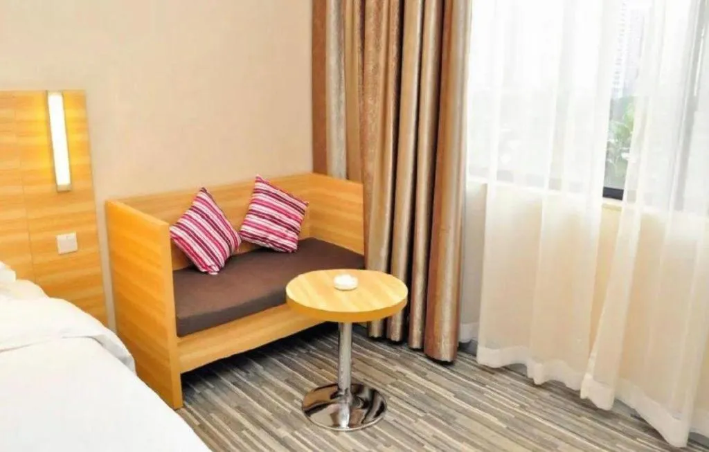 Bed in City Comfort Inn Guangzhou Jiaokou Metro Station