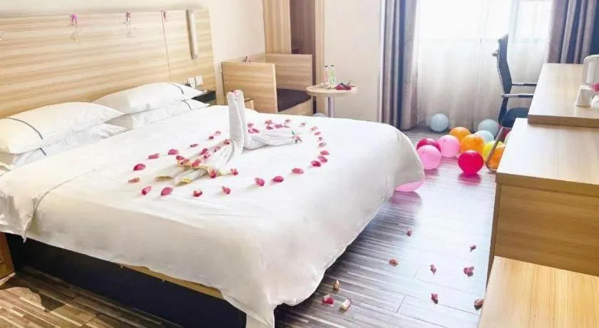 Bed in City Comfort Inn Guangzhou Jiaokou Metro Station