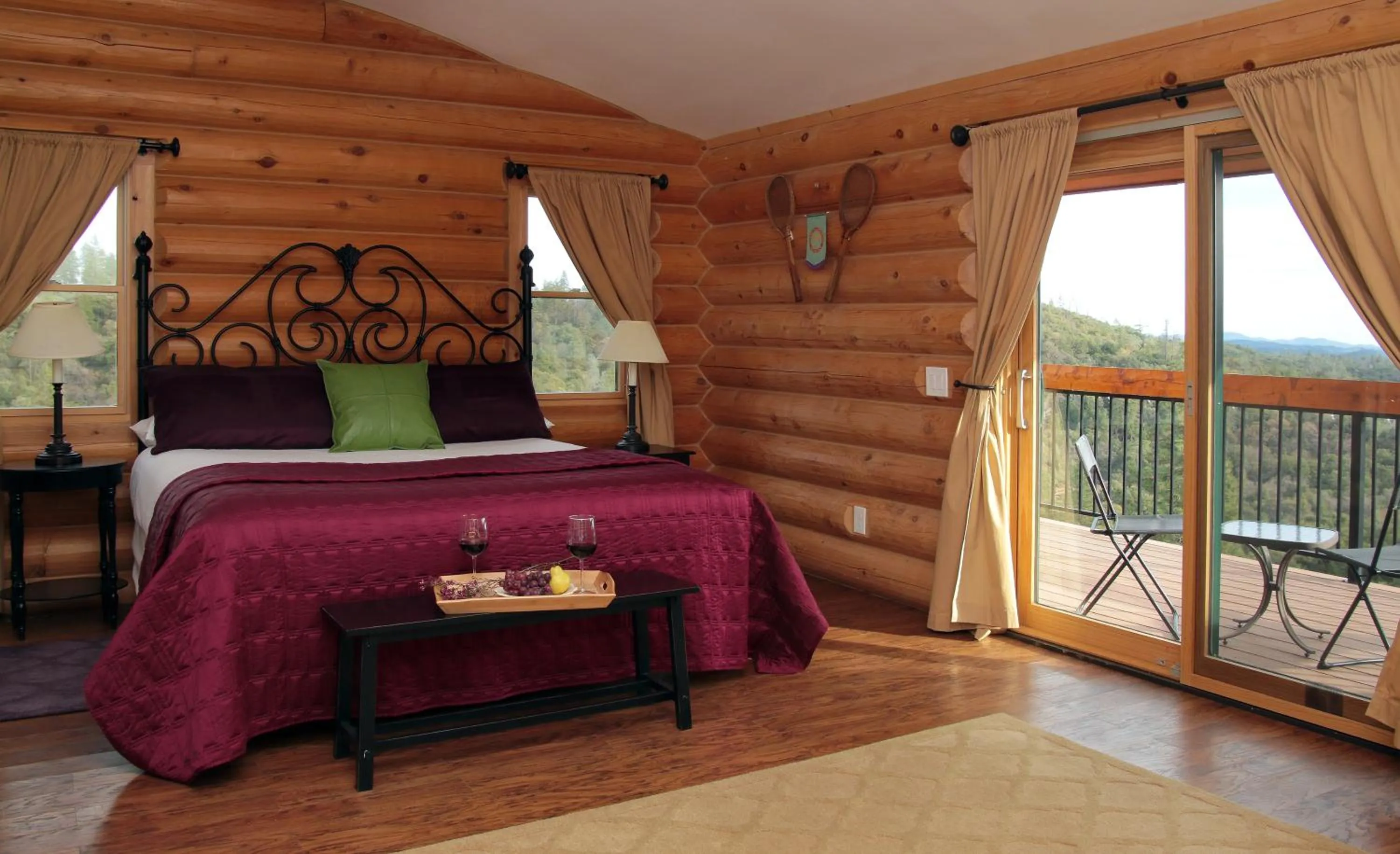 Bed in Courtwood Inn