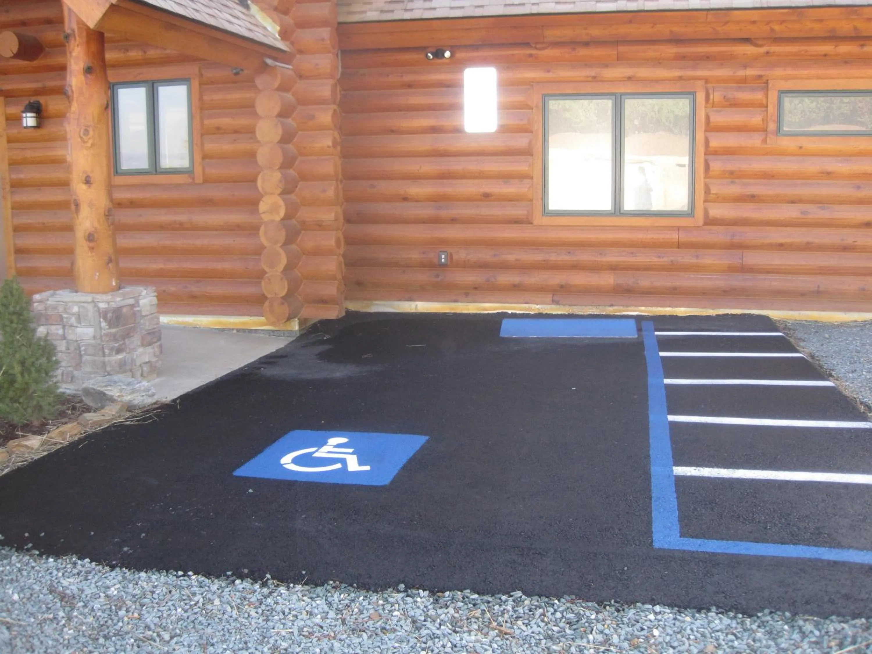 Facade/entrance in Courtwood Inn