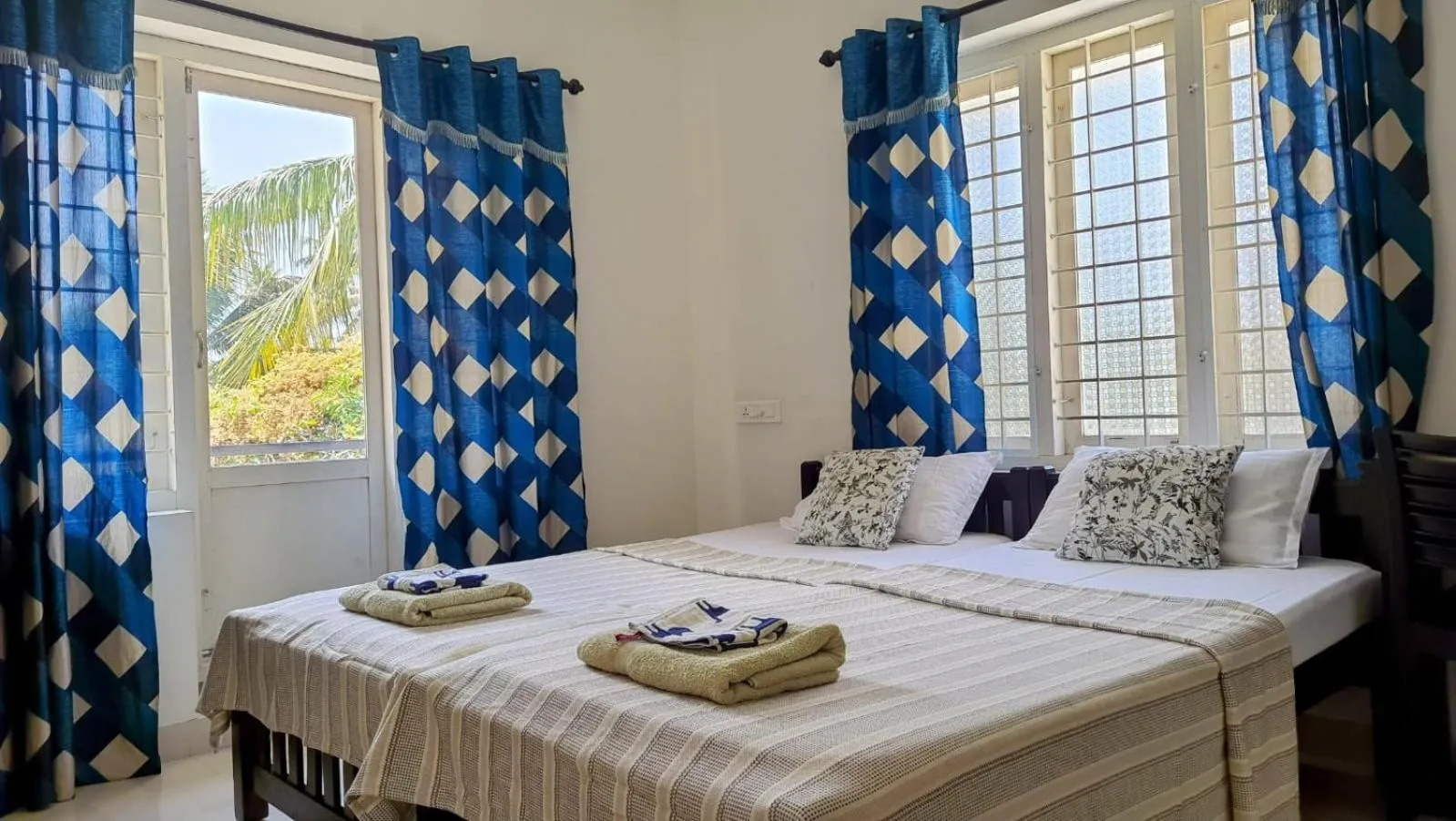 Bed in The Pod Cochin Homestay