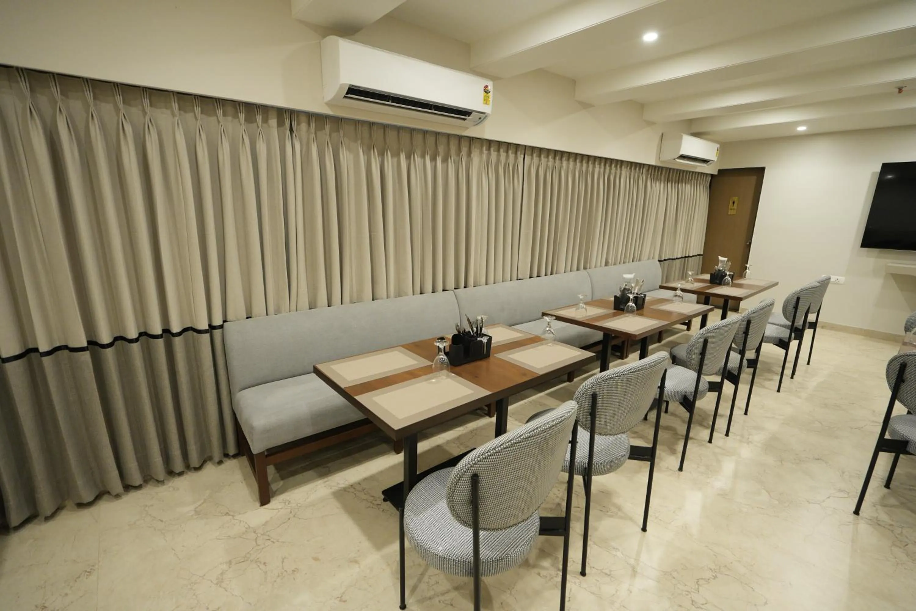 Restaurant/places to eat in SIVANTA by BOMBAY GROUP OF HOTELS NAGPUR