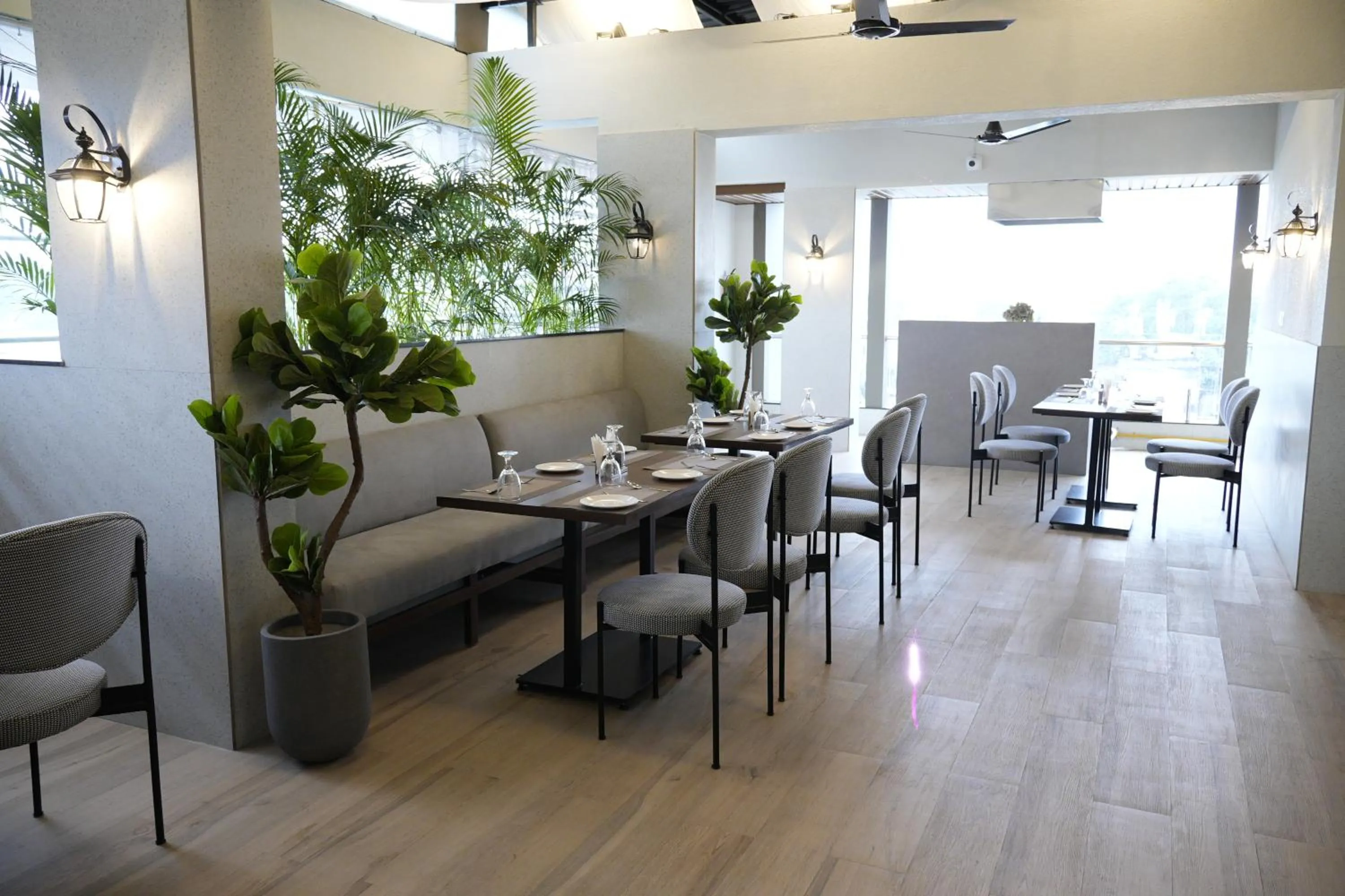 Restaurant/places to eat in SIVANTA by BOMBAY GROUP OF HOTELS NAGPUR